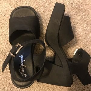 Never worn Free People size 38 shoes